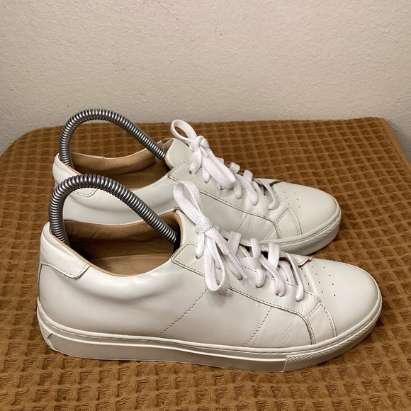 Sleek White Women's Sneakers - Picture 2 of 9